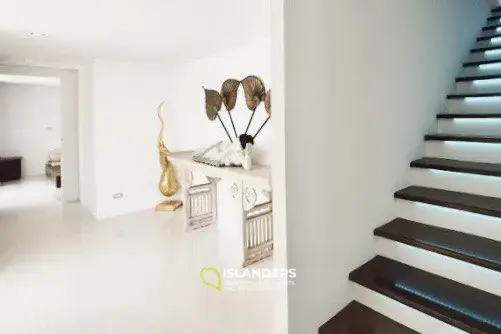Panoramic premium 6 bedrooms villa with double view