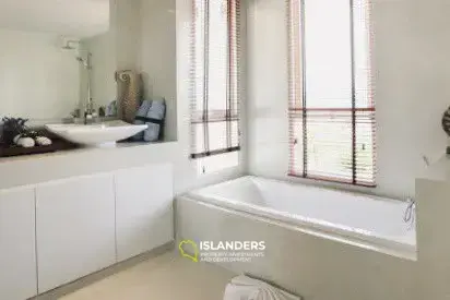 Panoramic premium 6 bedrooms villa with double view