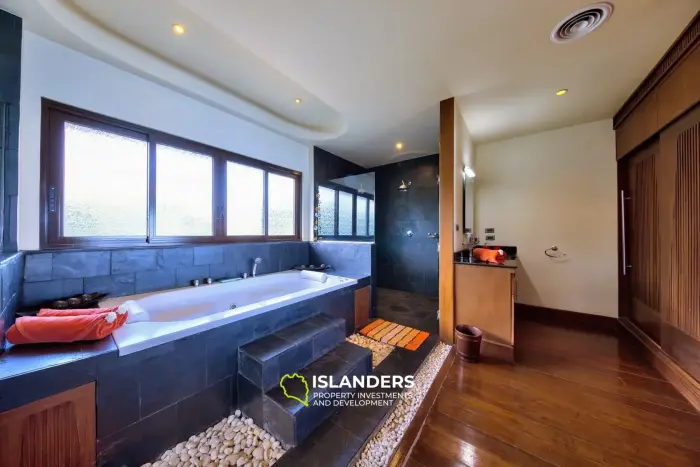 Villa élégante de 4 chambres près de la mer