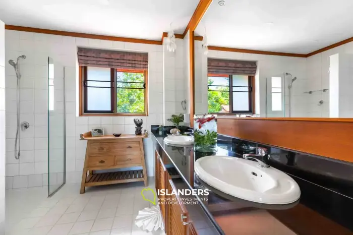 Magnificent 3 bedroom villa near one of the best beaches on the island