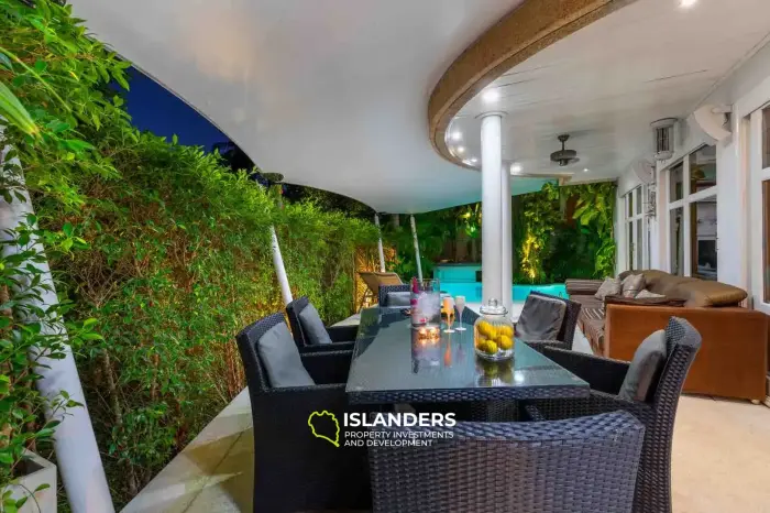 Magnificent 3 bedroom villa near one of the best beaches on the island