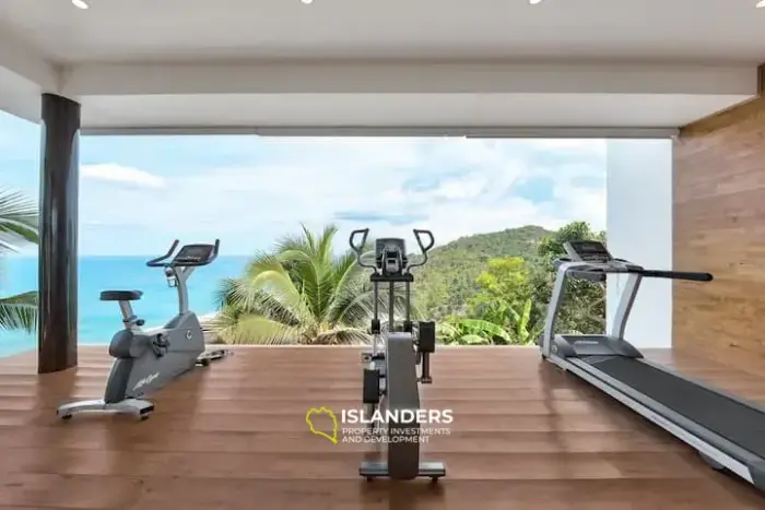 Elegant modern luxury 5* villa overlooking Chaweng beach