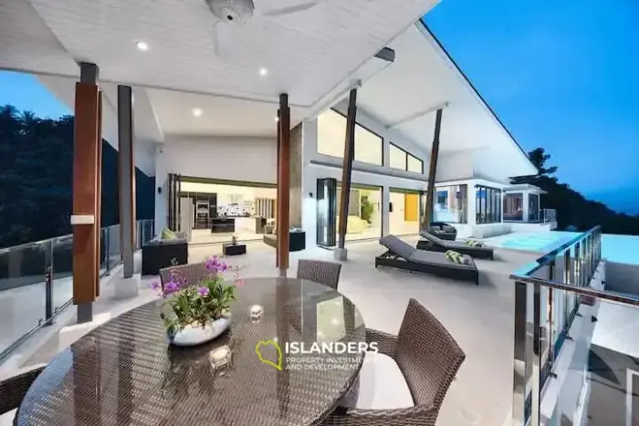 Elegant modern luxury 5* villa overlooking Chaweng beach