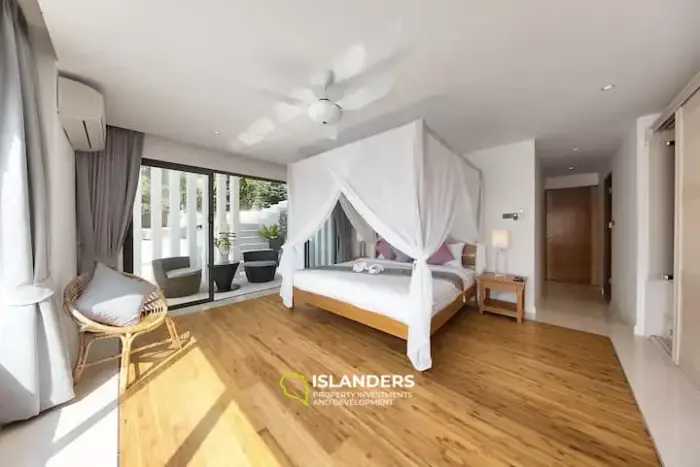 Elegant modern luxury 5* villa overlooking Chaweng beach