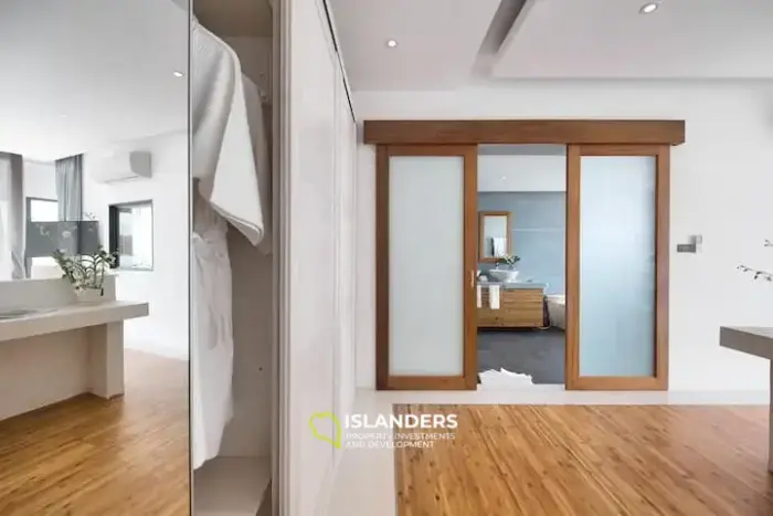 Elegant modern luxury 5* villa overlooking Chaweng beach