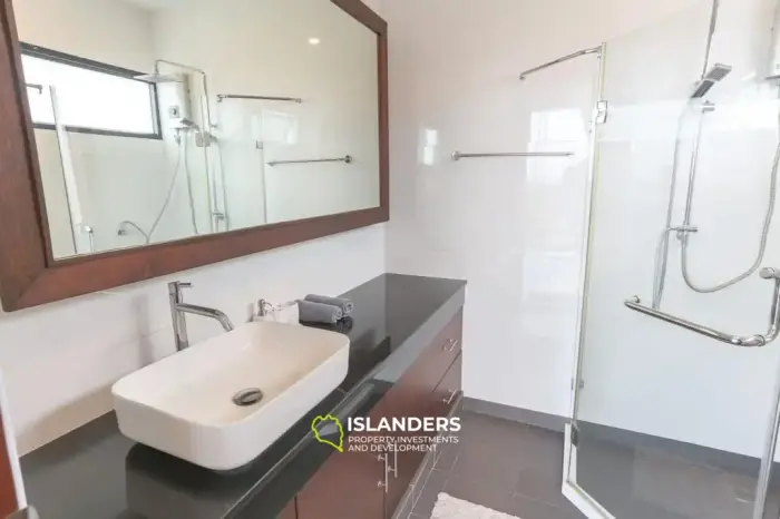View villa 3 bedrooms with swimming pool near Chongmon beach
