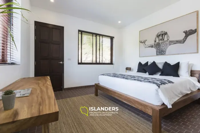 8 bedroom garden villa with pool and premium service