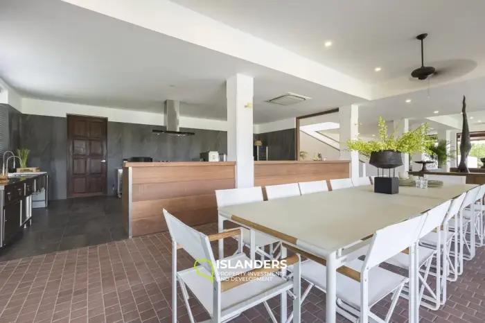 8 bedroom garden villa with pool and premium service