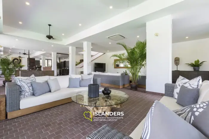8 bedroom garden villa with pool and premium service