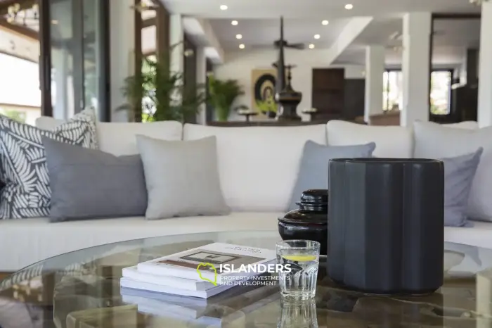 8 bedroom garden villa with pool and premium service