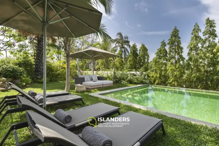 8 bedroom garden villa with pool and premium service