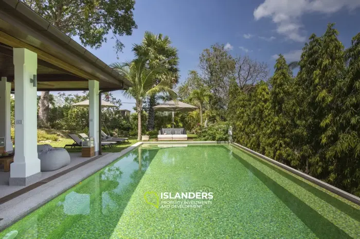 8 bedroom garden villa with pool and premium service