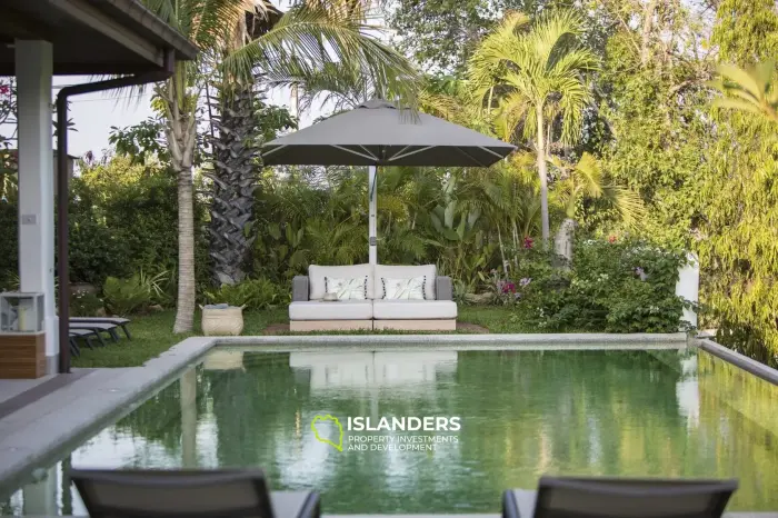 8 bedroom garden villa with pool and premium service