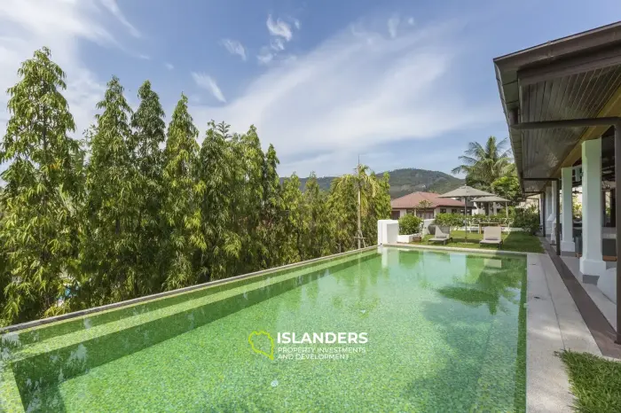 8 bedroom garden villa with pool and premium service