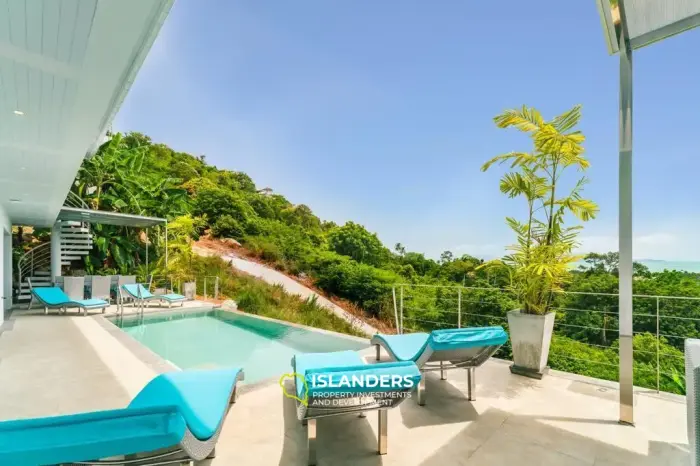 Spacious 7 bedroom Villa with magnificent ocean views