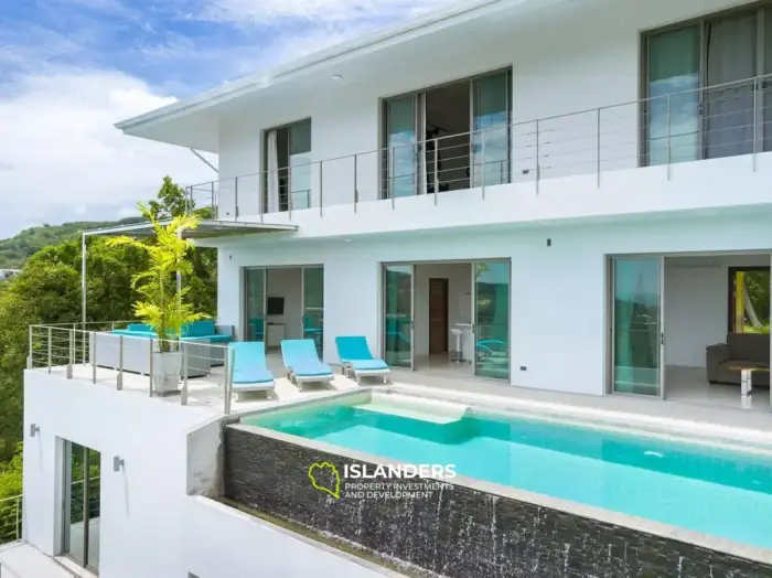 Spacious 7 bedroom Villa with magnificent ocean views
