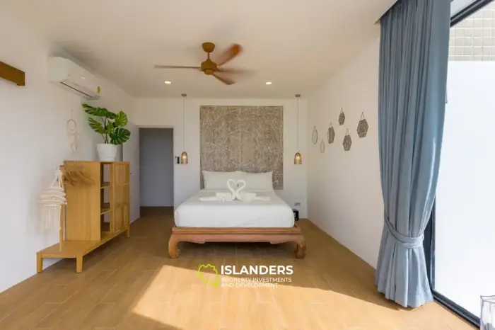 Magnificently appointed 4 bedroom villa with luxurious panoramic view