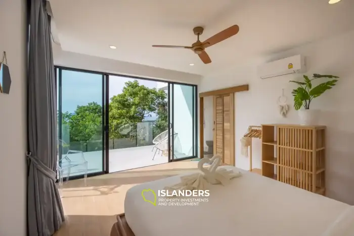 Magnificently appointed 4 bedroom villa with luxurious panoramic view