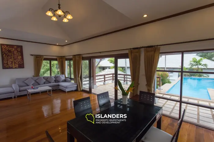 Villa de trois chambres avec piscine privée