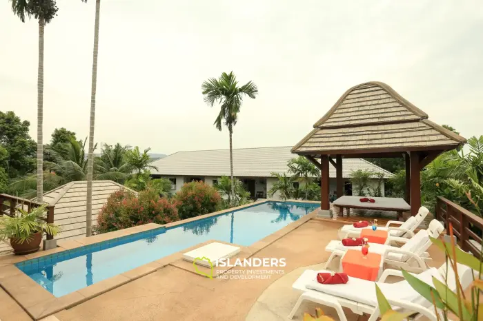 Villa de trois chambres avec piscine privée