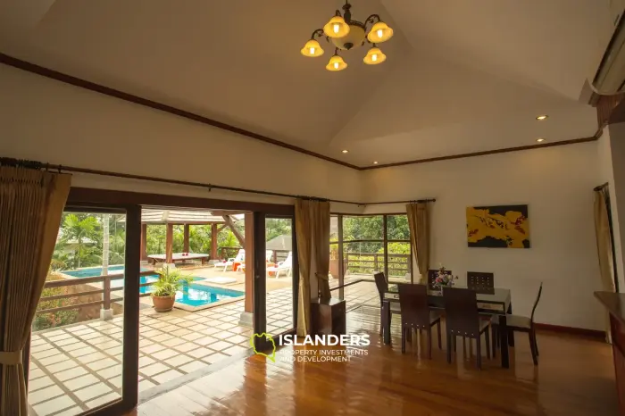 Villa de trois chambres avec piscine privée