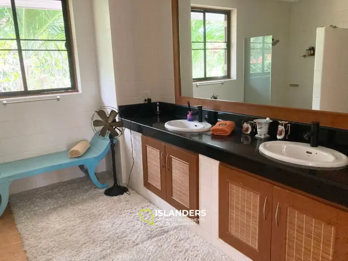 Comfortable 3-bedroom villa with swimming pool