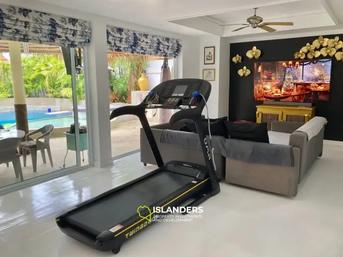 Comfortable 3-bedroom villa with swimming pool