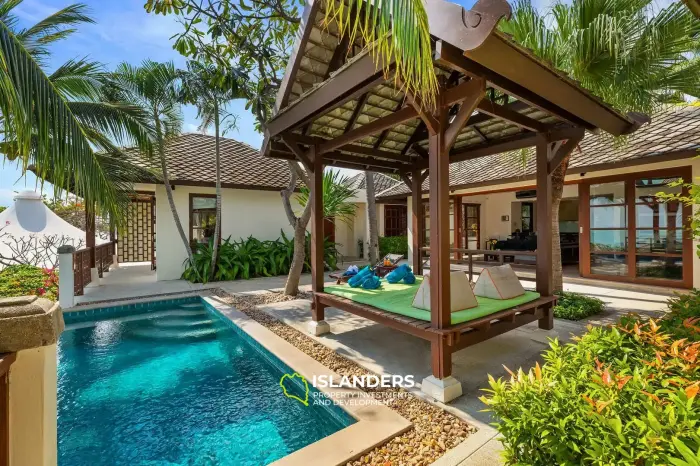 Villa mit 3 Schlafzimmern, modernen Annehmlichkeiten und traditionellem Thai-Stil
