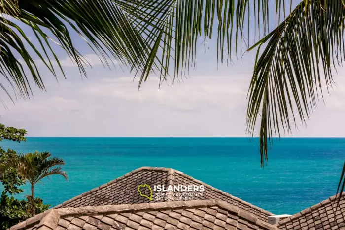 Villa mit 3 Schlafzimmern, modernen Annehmlichkeiten und traditionellem Thai-Stil