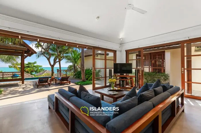 Villa mit 3 Schlafzimmern, modernen Annehmlichkeiten und traditionellem Thai-Stil