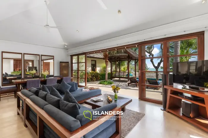 Villa mit 3 Schlafzimmern, modernen Annehmlichkeiten und traditionellem Thai-Stil
