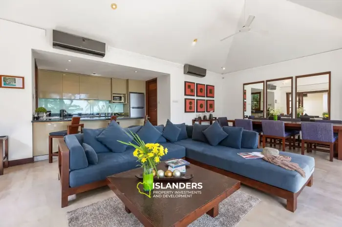 Villa mit 3 Schlafzimmern, modernen Annehmlichkeiten und traditionellem Thai-Stil