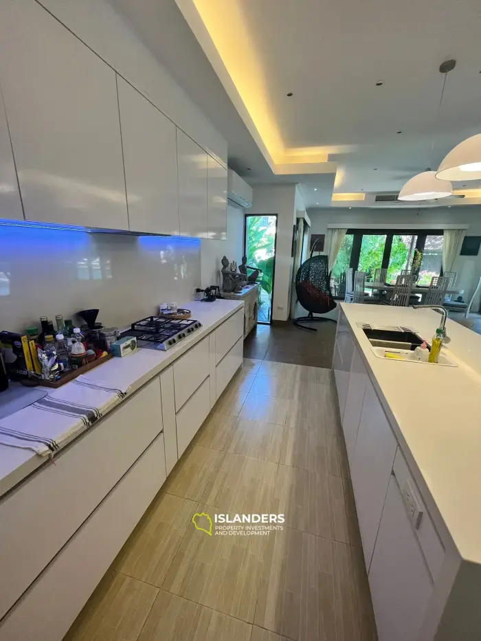 Villa de luxe sur la plage à vendre à Maret, Koh Samui