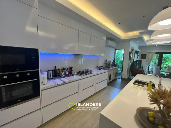 Villa de luxe sur la plage à vendre à Maret, Koh Samui