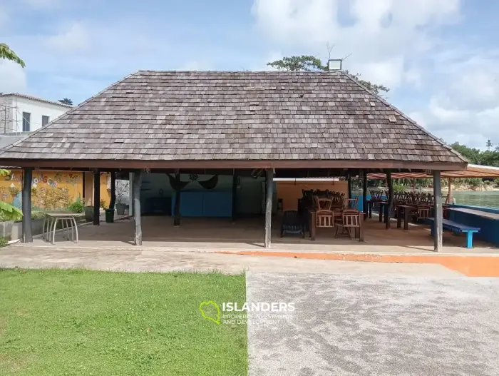 Complexe hôtelier en bord de mer à vendre