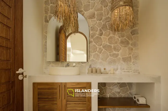 ‘Dream House’ Villa – Lonely Beach 