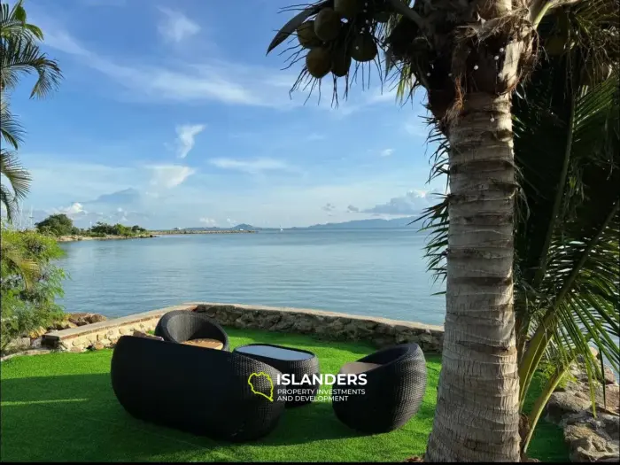 TRÈS RARE - VILLA EN BORD DE MER - 16,9 millions THB