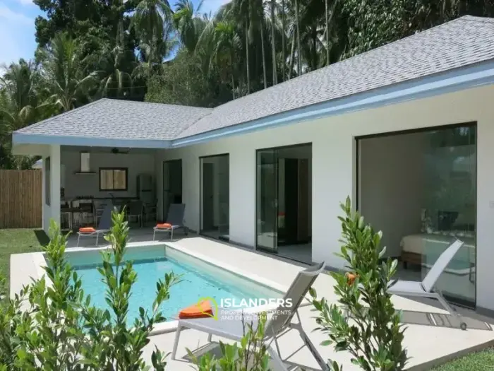 Villa con piscina de 3 dormitorios cerca del centro de la ciudad