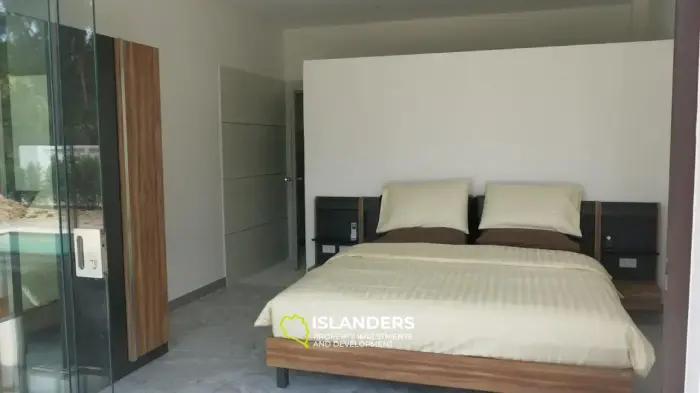 Villa con piscina de 3 dormitorios cerca del centro de la ciudad