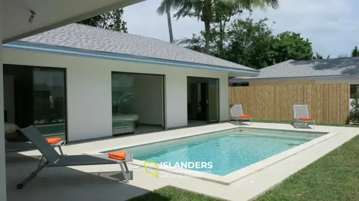 Villa con piscina de 3 dormitorios cerca del centro de la ciudad