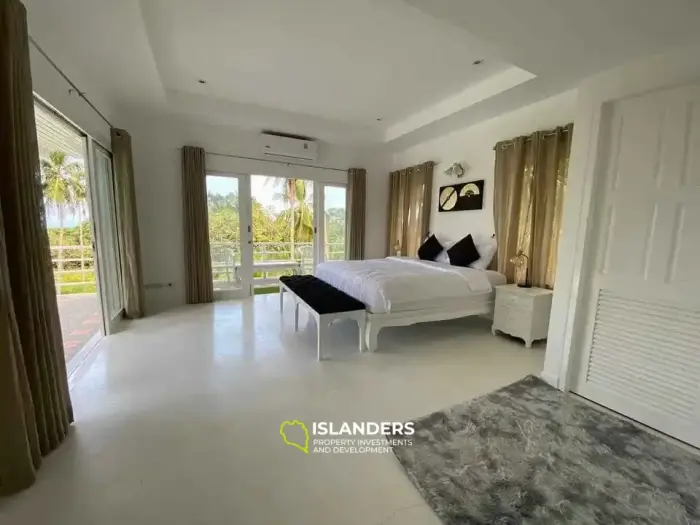 Grande villa avec piscine 4 chambres avec mobilier