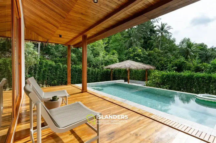Villa en teck flambant neuve à Chaloklum