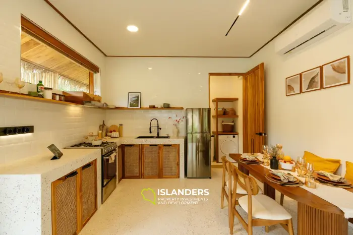 Villa en teck flambant neuve à Chaloklum