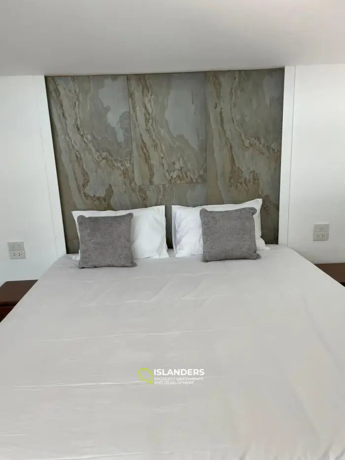 Villa de 2 dormitorios con piscina y una arquitectura cuidadosamente diseñada