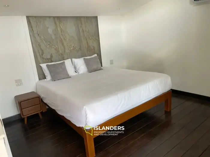 Villa de 2 dormitorios con piscina y una arquitectura cuidadosamente diseñada