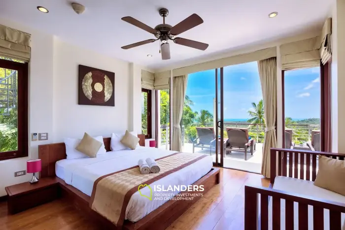 Luxury 5 bdrm pool villa overlooking ocean and rainforest
