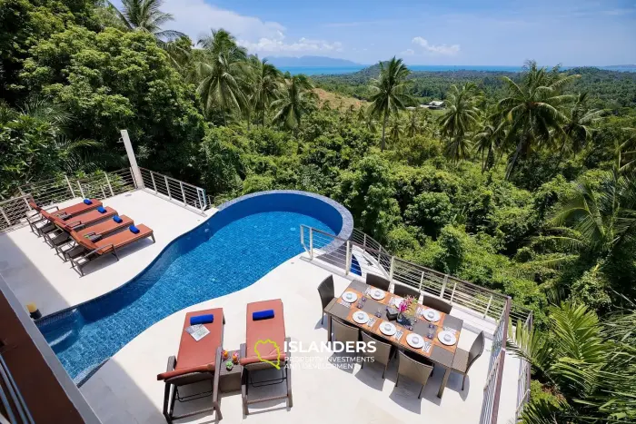 Luxury 5 bdrm pool villa overlooking ocean and rainforest