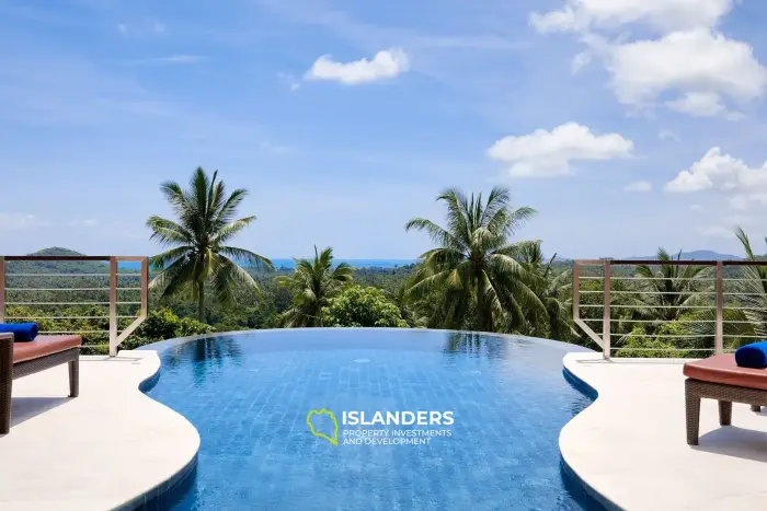 Luxury 5 bdrm pool villa overlooking ocean and rainforest