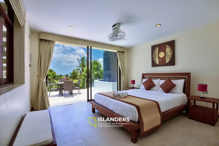 Luxury 5 bdrm pool villa overlooking ocean and rainforest