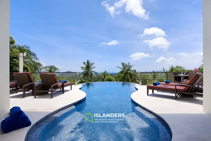 Luxury 5 bdrm pool villa overlooking ocean and rainforest
